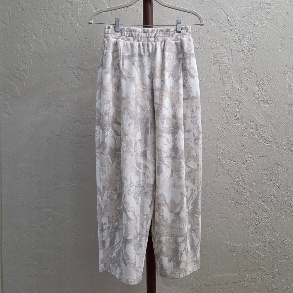 P166. Leaf‎ Camo Print Wide-Leg Sweatpants